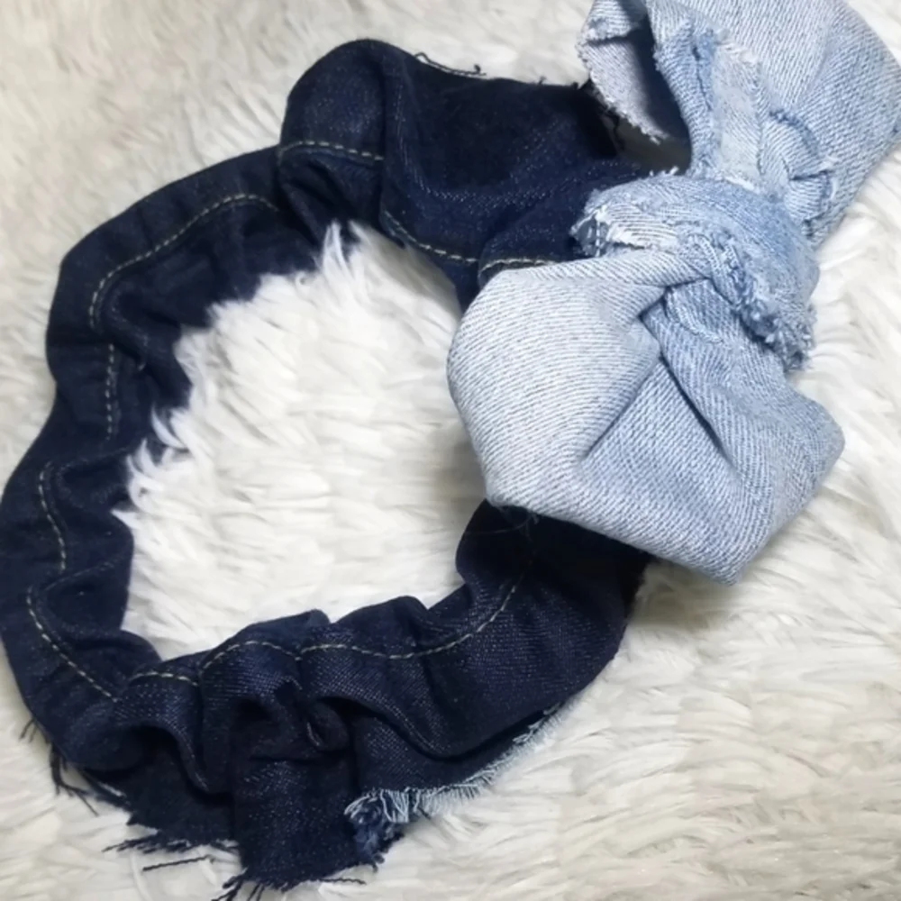 TASTY RAW EDGE DENIM   XL SCRUNCH-ME PONYTAIL